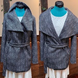 Banana Republic Belted Wrap Coat w/ Trenchcoat Belt & Wide Collar Blazer Vibe